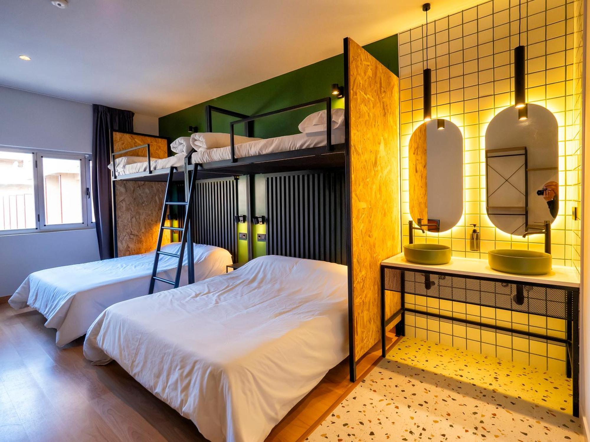 Wonder Hostel Toledo Bagian luar foto